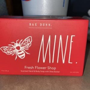 Rae Dunn (fresh flower shop soap)